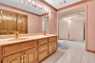 8005 Trafalgar Ct, Orland Park, IL 60462 - Photo 9