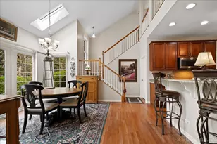 447 Lake Run Ct, North Aurora, IL 60542 - Photo 3
