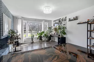 886 W Palatine Rd, Palatine, IL 60067 - Photo 11