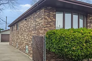 412 Saginaw Ave, Calumet City, IL 60409 - Photo 3