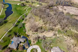 7010 Fairway Dr, Lakewood, IL 60014 - Photo 3