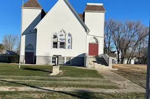 175 E 3rd Ave, Clifton, IL 60927 - Photo 3