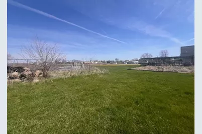 100 S Fourth Street, Wapella, IL 61777 - Photo 9