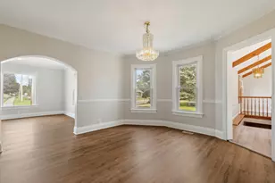 129 S Prairie St, Batavia, IL 60510 - Photo 11