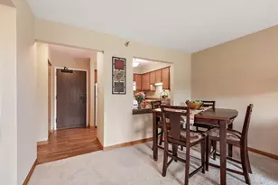 10300 Village Circle Dr, Palos Park, IL 60464 - Photo 5