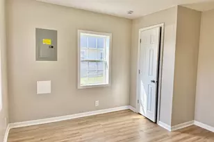 561 Laharpe St, Lasalle, IL 61301 - Photo 17
