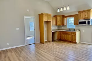 561 Laharpe St, Lasalle, IL 61301 - Photo 11