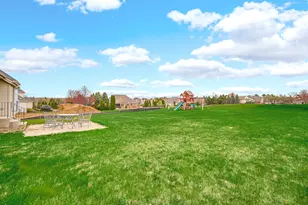 921 Tivoli Dr, Rockford, IL 61107 - Photo 21