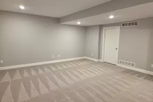 2702 Lone Oak Rd, Bloomington, IL 61705 - Photo 19