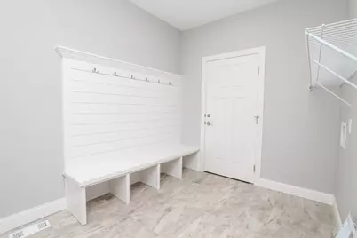 2702 Lone Oak Road, Bloomington, IL 61705 - Photo 9