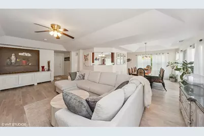 1952 Crenshaw Circle #1952, Vernon Hills, IL 60061 - Photo 9