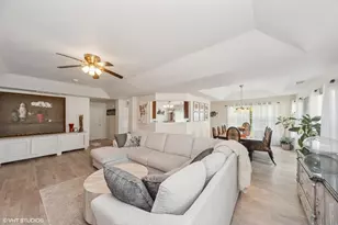 1952 Crenshaw Cir, Vernon Hills, IL 60061 - Photo 9