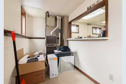 330 E Winslow Street, Freeport, IL 61032 - Photo 3