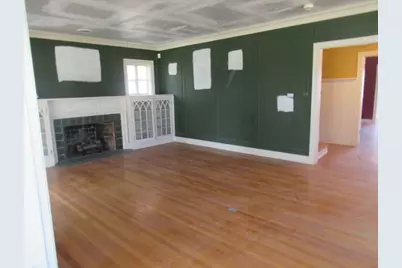 2 N Harlem Avenue, Freeport, IL 61032 - Photo 5