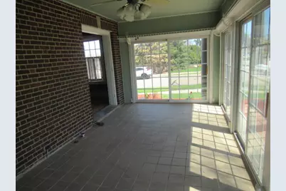 2 N Harlem Avenue, Freeport, IL 61032 - Photo 15