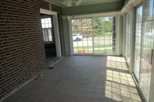 2 N Harlem Ave, Freeport, IL 61032 - Photo 15