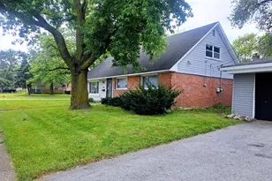 3830 167th Pl, Country Club Hills, IL 60478 - Photo 3