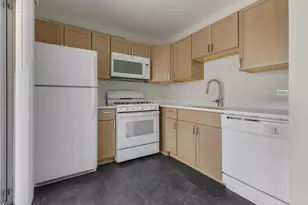 86 Gant Cir, Streamwood, IL 60107 - Photo 3