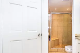 300 N State St, Chicago, IL 60654 - Photo 9