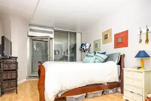 300 N State St, Chicago, IL 60654 - Photo 7