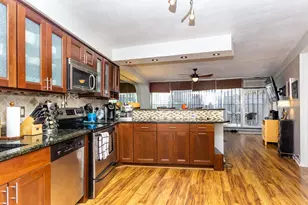 300 N State St, Chicago, IL 60654 - Photo 3