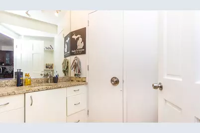 300 N State Street #2830, Chicago, IL 60654 - Photo 11