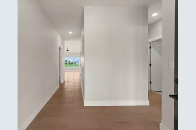 19 Meadow Drive, Monticello, IL 61856 - Photo 5