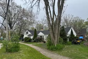1010 E Illinois St, Wheaton, IL 60187 - Photo 3