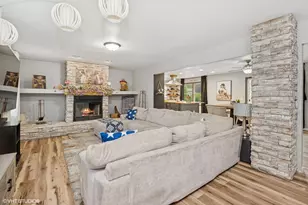 871 Hickman Ln, Woodstock, IL 60098 - Photo 3