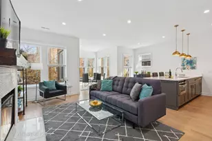 847 W Ainslie St, Chicago, IL 60640 - Photo 3