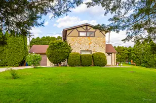 4703 Garfield Ave, Lisle, IL 60532 - Photo 3