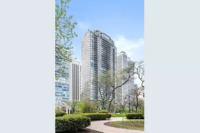 1040 N Lake Shore Drive #4C, Chicago, IL 60611 - Photo 1