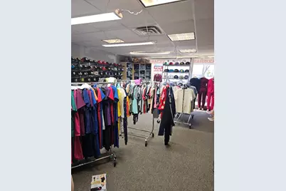 2820 W Peterson Avenue, Chicago, IL 60659 - Photo 3