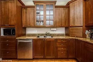 2051 W Belmont Ave, Chicago, IL 60618 - Photo 11