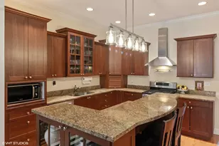 2051 W Belmont Ave, Chicago, IL 60618 - Photo 9