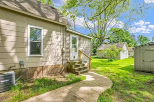 413 E Lincoln St, Monticello, IL 61856 - Photo 25