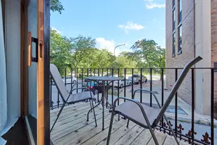 213 W Wisconsin St, Chicago, IL 60614 - Photo 9