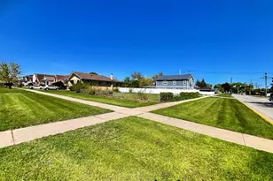 6910 43rd St, Forest View, IL 60402 - Photo 1