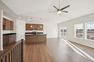 341 N Aspen Dr, Cortland, IL 60112 - Photo 7