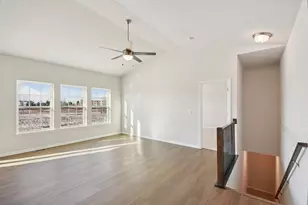 341 N Aspen Dr, Cortland, IL 60112 - Photo 5