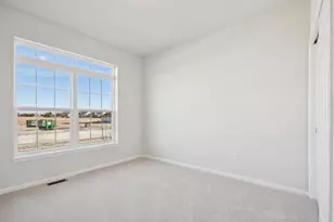 341 N Aspen Dr, Cortland, IL 60112 - Photo 25