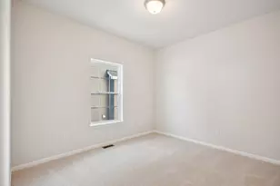 341 N Aspen Dr, Cortland, IL 60112 - Photo 23