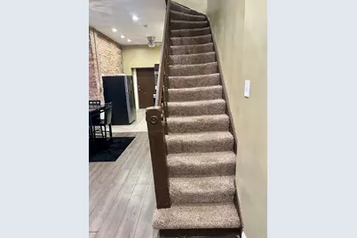 8105 S Muskegon Avenue, Chicago, IL 60617 - Photo 9