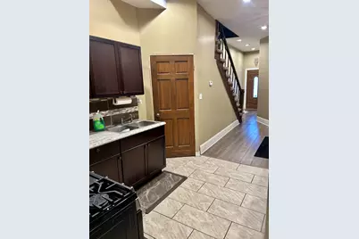 8105 S Muskegon Avenue, Chicago, IL 60617 - Photo 7