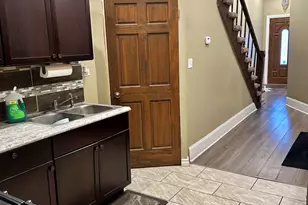 8105 S Muskegon Ave, Chicago, IL 60617 - Photo 7