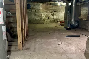 8105 S Muskegon Ave, Chicago, IL 60617 - Photo 11