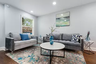 715 E 105th Pl, Chicago, IL 60628 - Photo 3