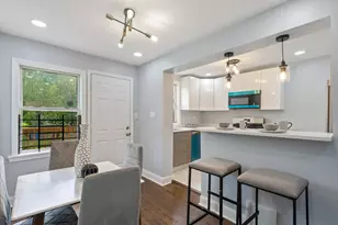 715 E 105th Pl, Chicago, IL 60628 - Photo 5