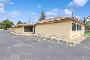 835 S River St, Aurora, IL 60506 - Photo 1