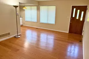 6280 Gold Cir, Hanover Park, IL 60133 - Photo 7